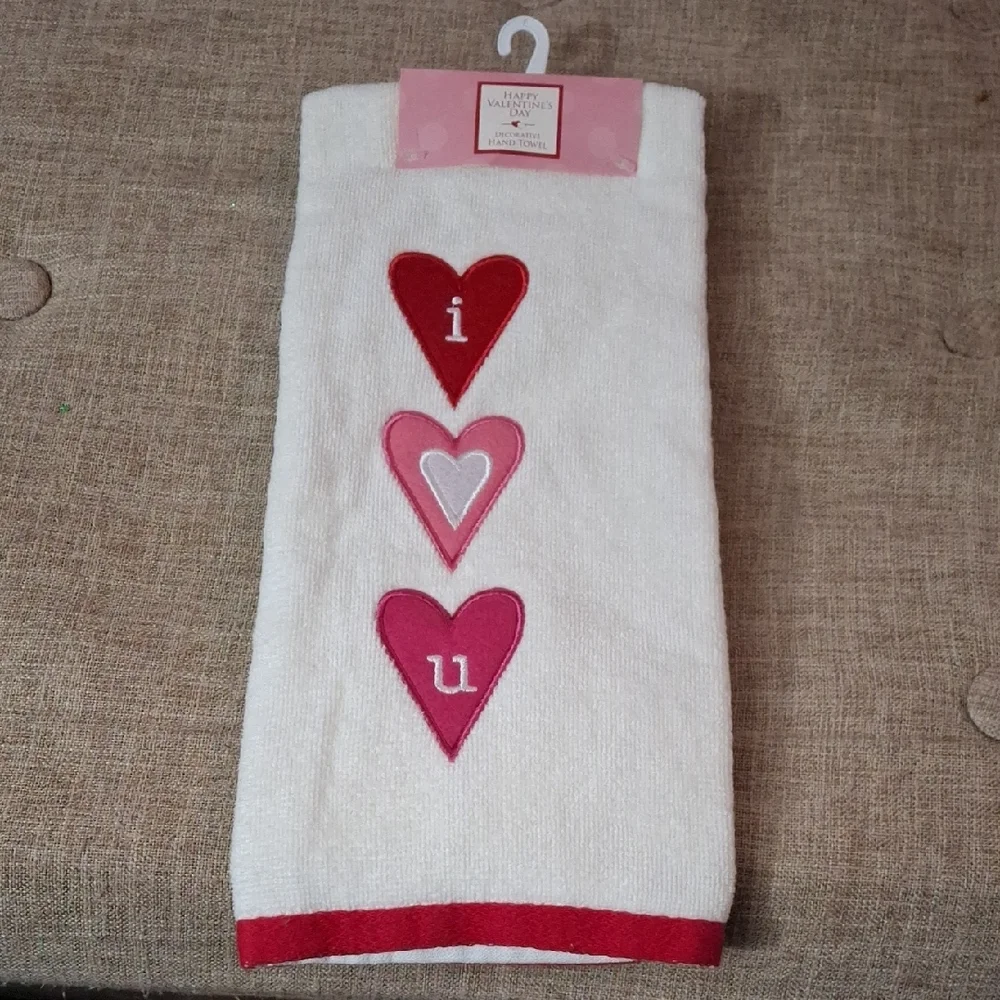 ♥️NEW!!! Kohl's Valentine's Day Heart Towel♥️